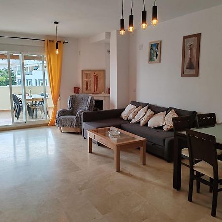 Seaview Apartment With Great Amenities & Facilities Benalmádena Kültér fotó