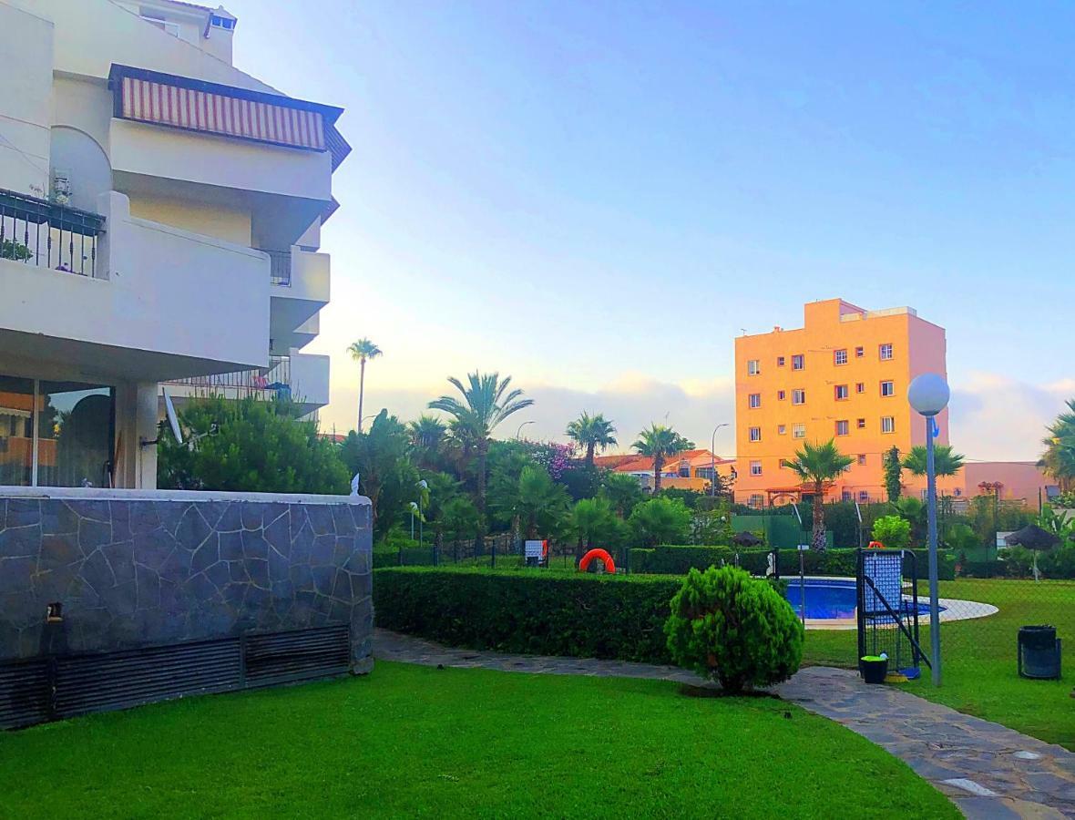 Seaview Apartment With Great Amenities & Facilities Benalmádena Kültér fotó